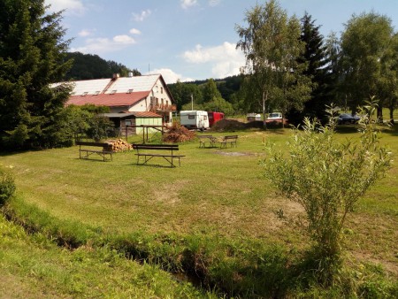 Louka s ohništěm